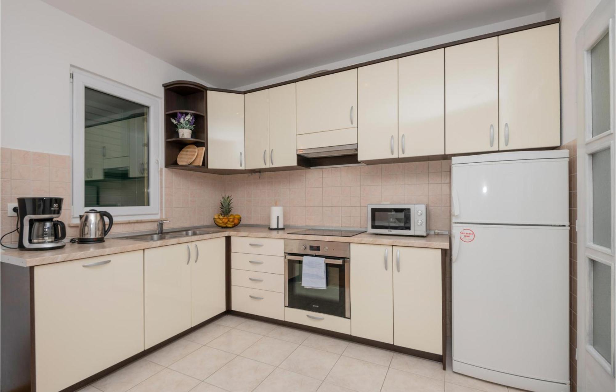 In With Kitchen