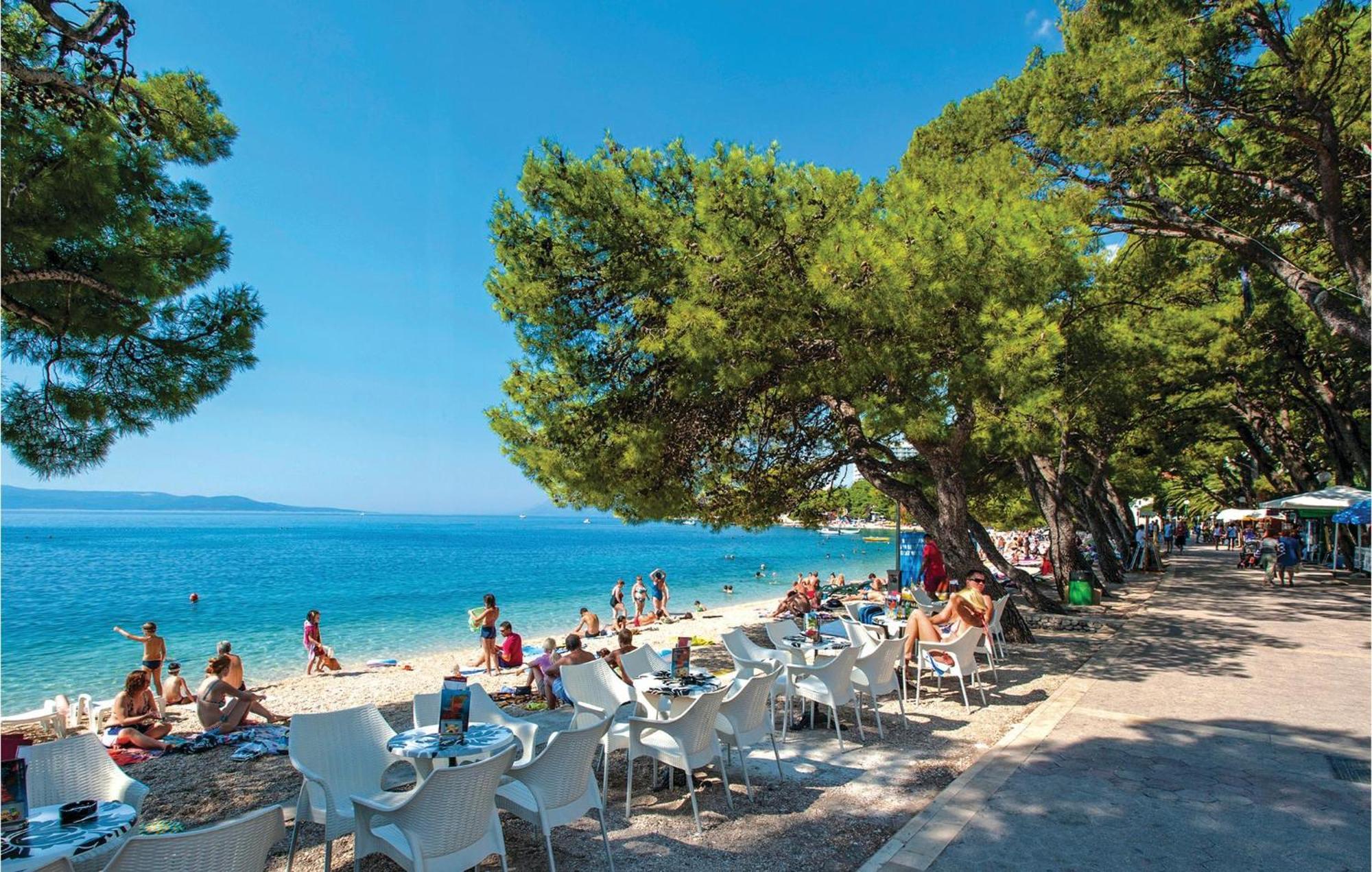 In With Kitchen Makarska
