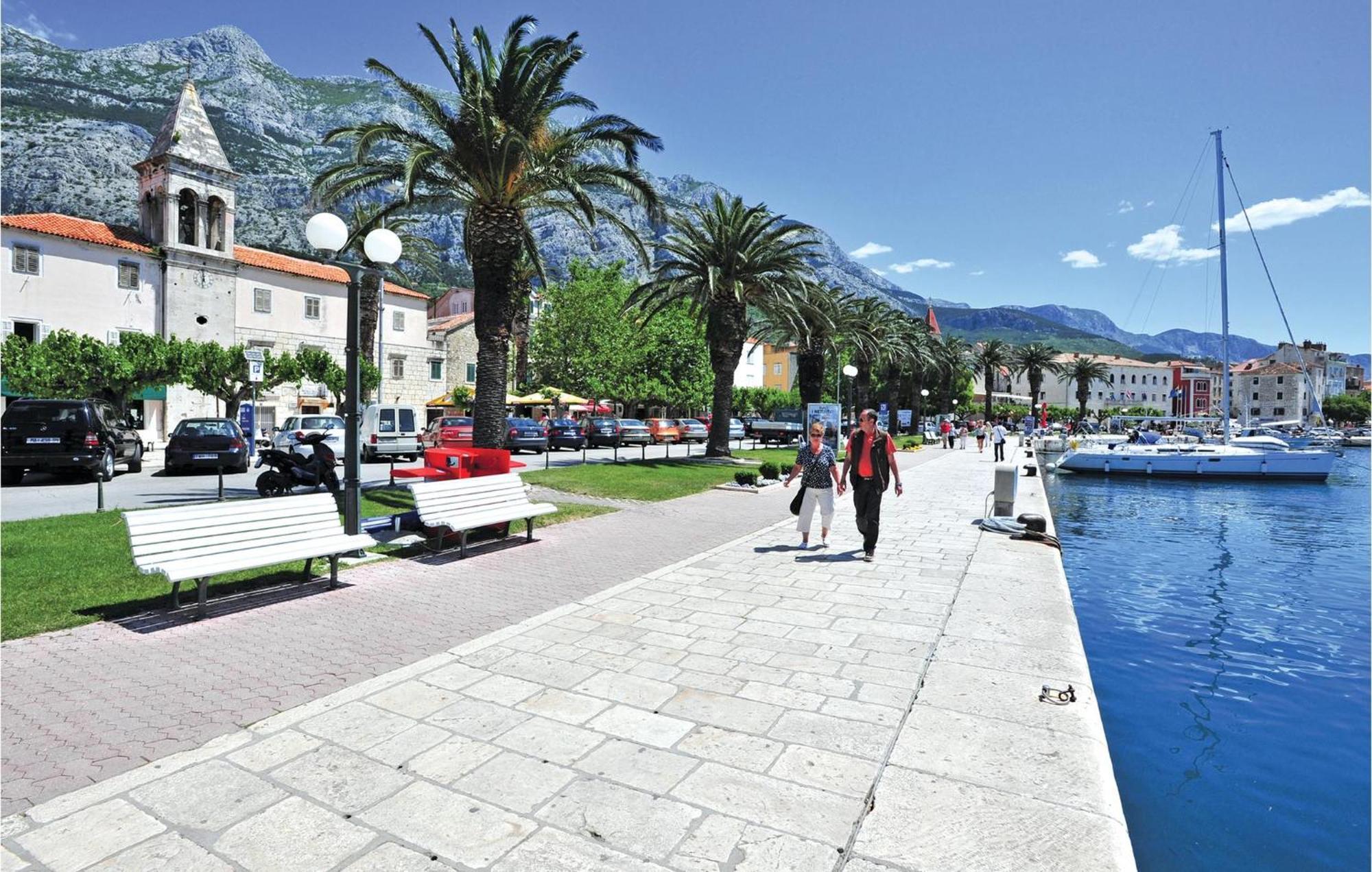 In With Kitchen Makarska